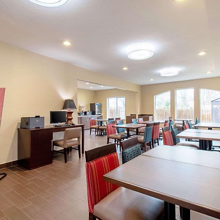 Comfort Inn & Suites And Suites Fredericksburg Ngoại thất bức ảnh