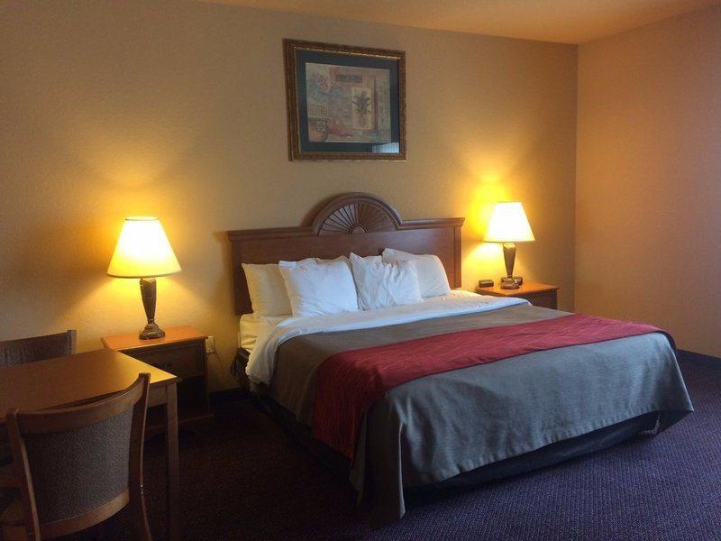 Comfort Inn & Suites And Suites Fredericksburg Ngoại thất bức ảnh