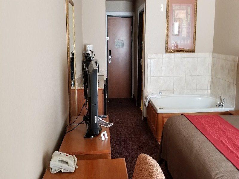 Comfort Inn & Suites And Suites Fredericksburg Ngoại thất bức ảnh