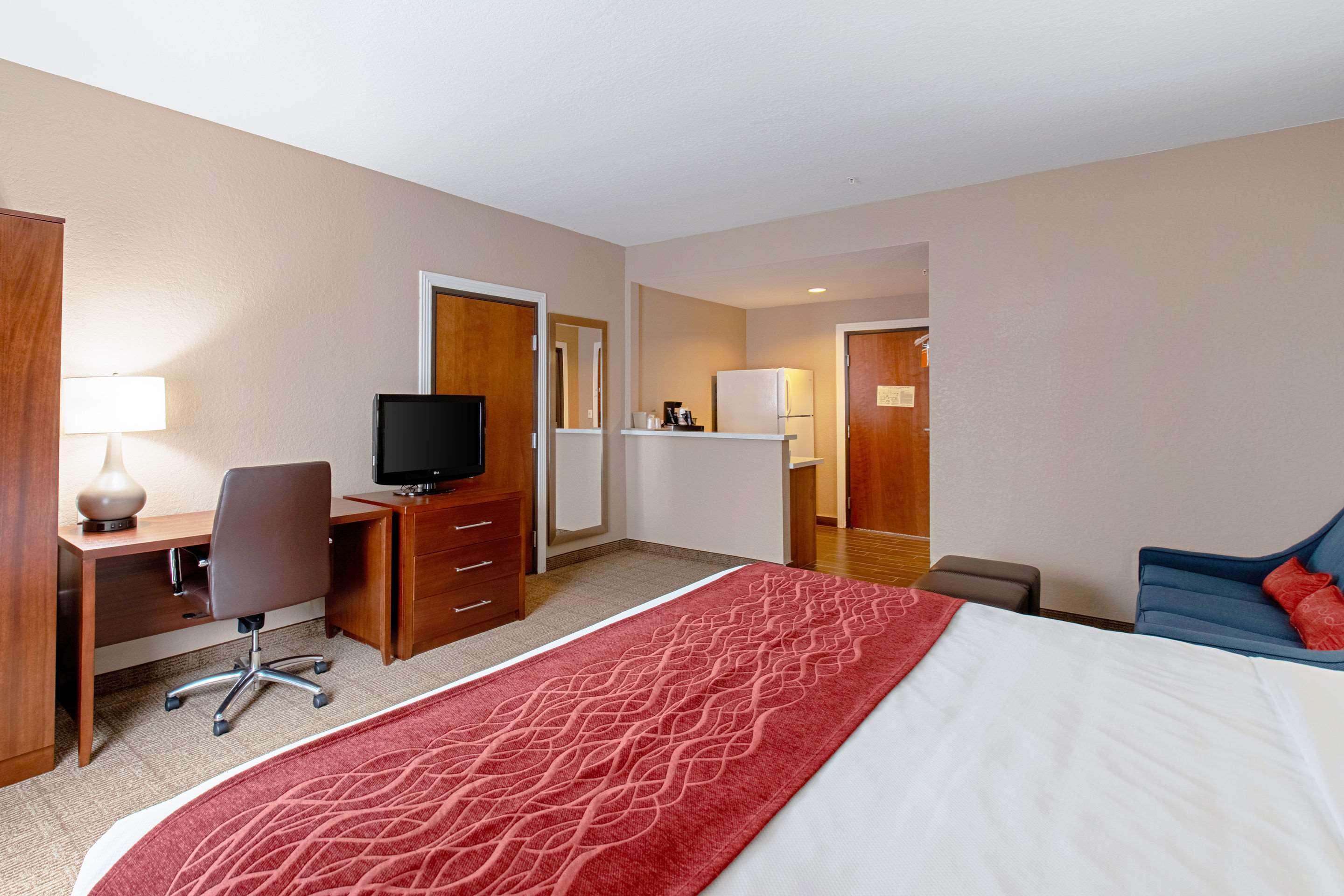 Comfort Inn & Suites And Suites Fredericksburg Ngoại thất bức ảnh