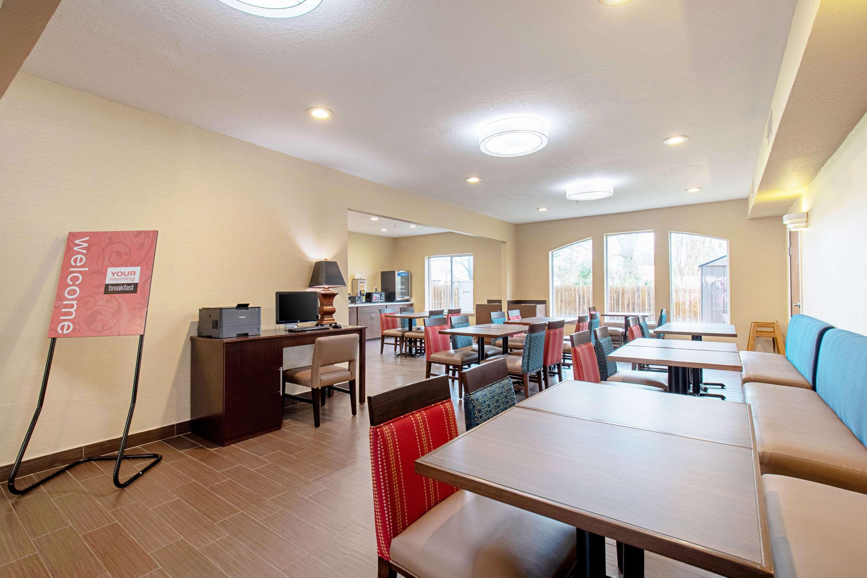 Comfort Inn & Suites And Suites Fredericksburg Ngoại thất bức ảnh