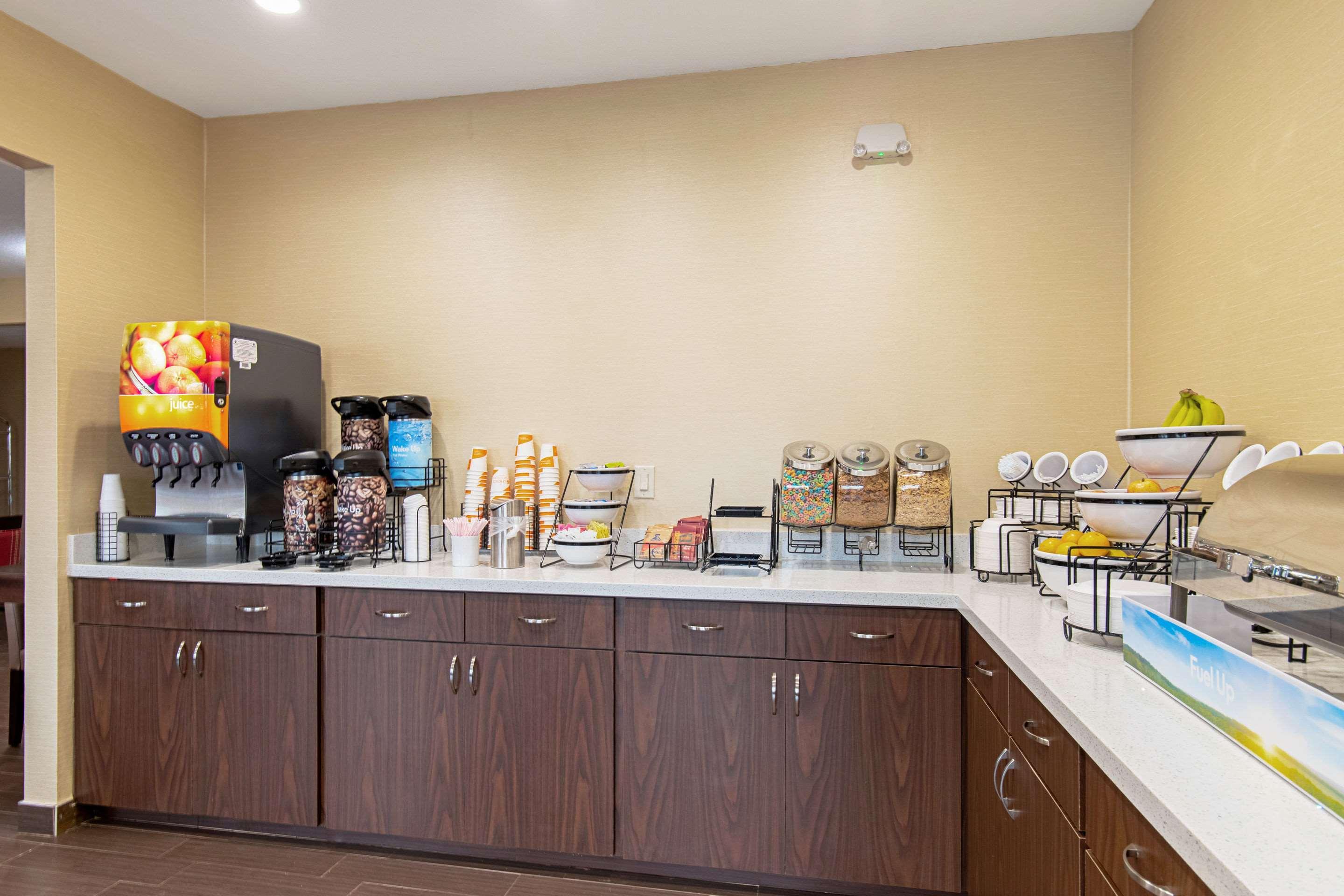 Comfort Inn & Suites And Suites Fredericksburg Ngoại thất bức ảnh