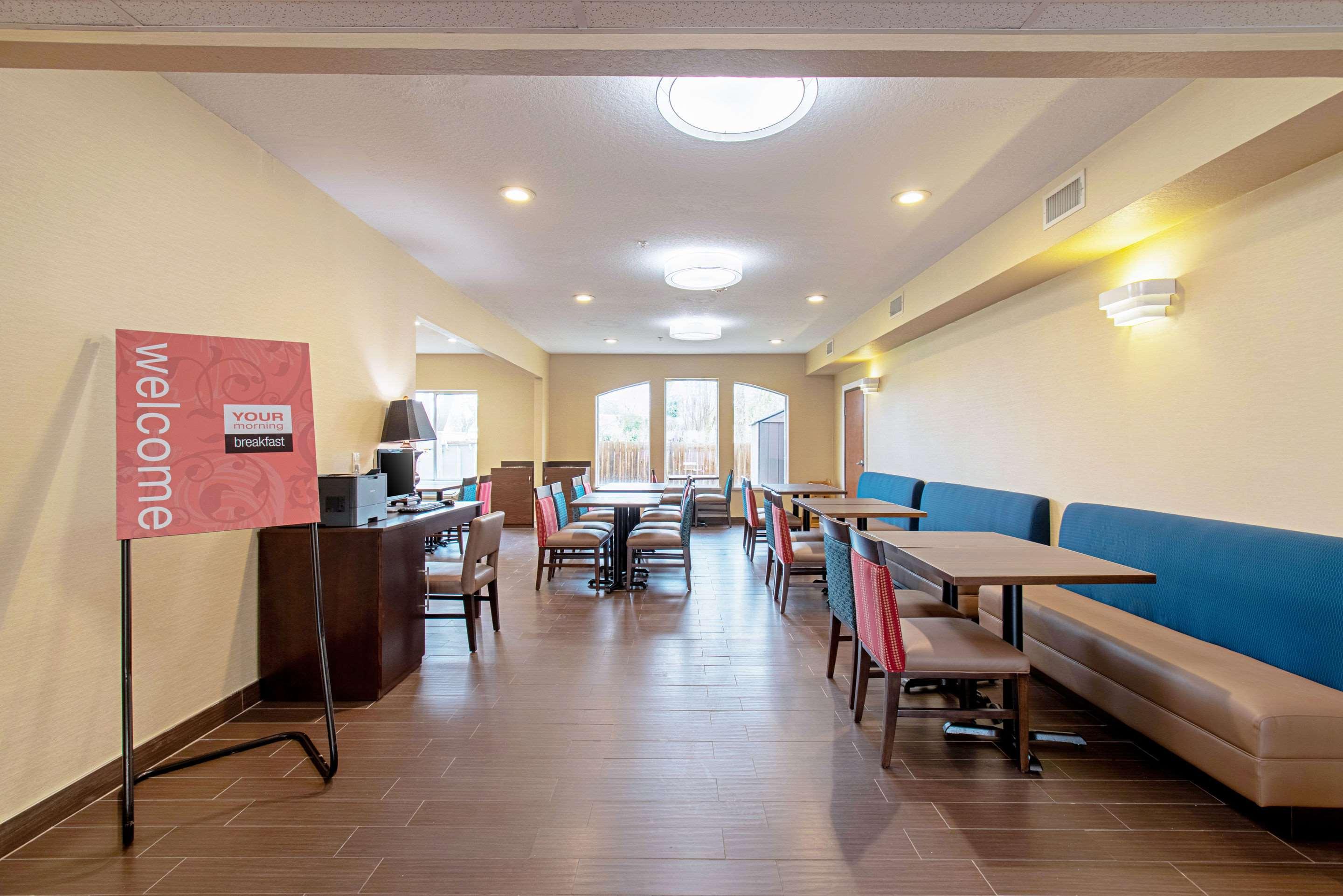 Comfort Inn & Suites And Suites Fredericksburg Ngoại thất bức ảnh