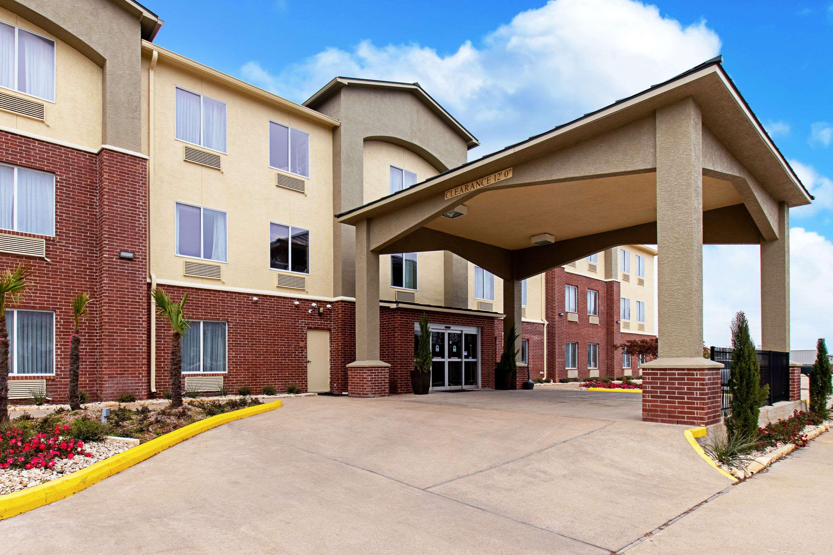 Comfort Inn & Suites And Suites Fredericksburg Ngoại thất bức ảnh